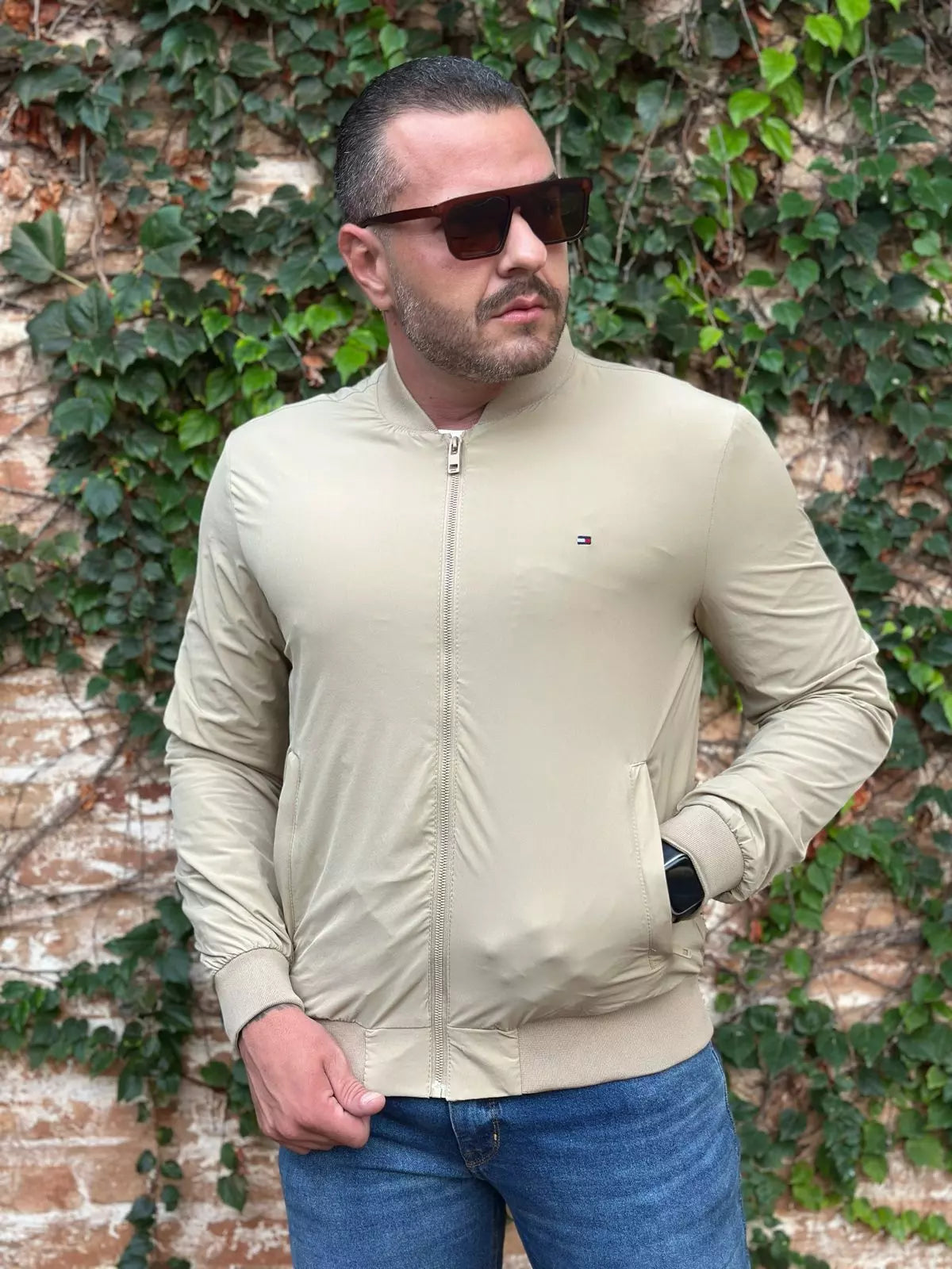 Jaqueta T. Hilfiger Monocromático Cáqui com Zíper em Poliéster e Elastano